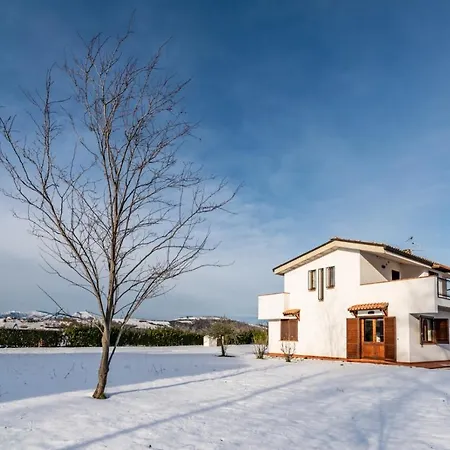 بيت ضيافة Tramonti Guesthouse&affittacamere Colledara